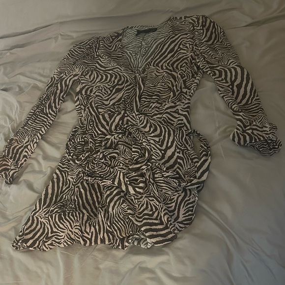 REFORMATION Whitby Zebra Print Long Sleeve Wrap Mini Dress - Picture 3 of 11